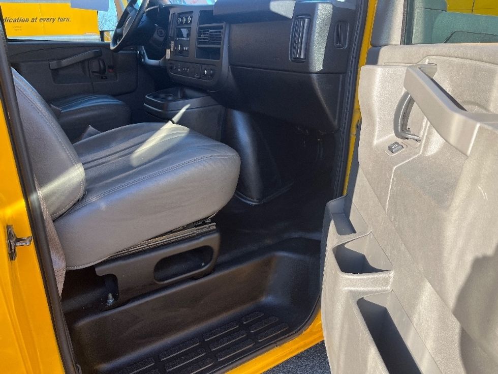 Light Duty Box Truck-Light and Medium Duty Trucks-GMC-2021-Savana G33903-Nashville (Mount Juliet)-TN-87,862\n\t\tmiles-$ 29,000 - Image 20