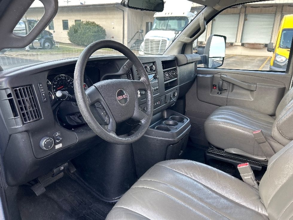 Light Duty Box Truck-Light and Medium Duty Trucks-GMC-2021-Savana G33903-Nashville (Mount Juliet)-TN-94,417\n\t\tmiles-$ 31,500 - Image 17