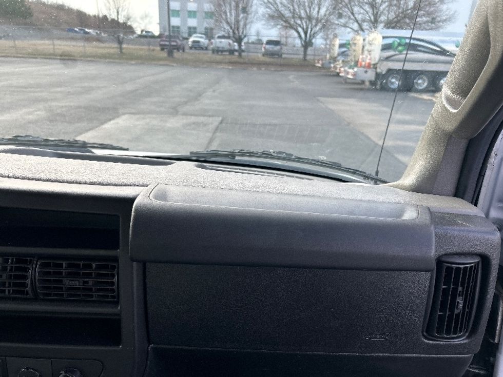 Light Duty Box Truck-Light and Medium Duty Trucks-GMC-2021-Savana G33903-Nashville (Mount Juliet)-TN-94,417\n\t\tmiles-$ 31,500 - Image 21