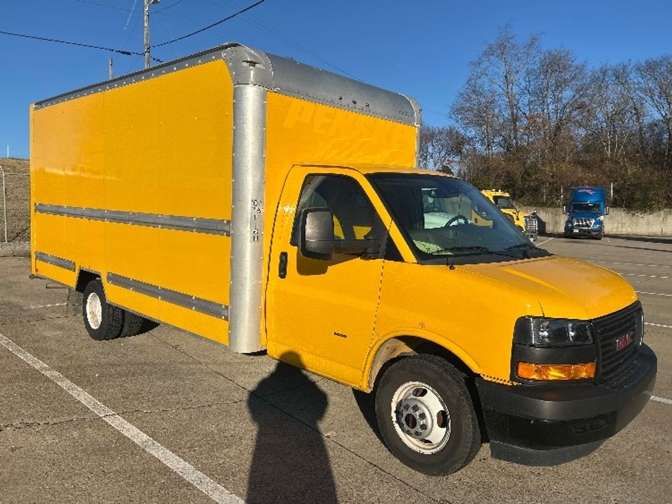Light Duty Box Truck-Light and Medium Duty Trucks-GMC-2021-Savana G33903-Nashville (Mount Juliet)-TN-97,462\n\t\tmiles-$ 28,000 - Image 3