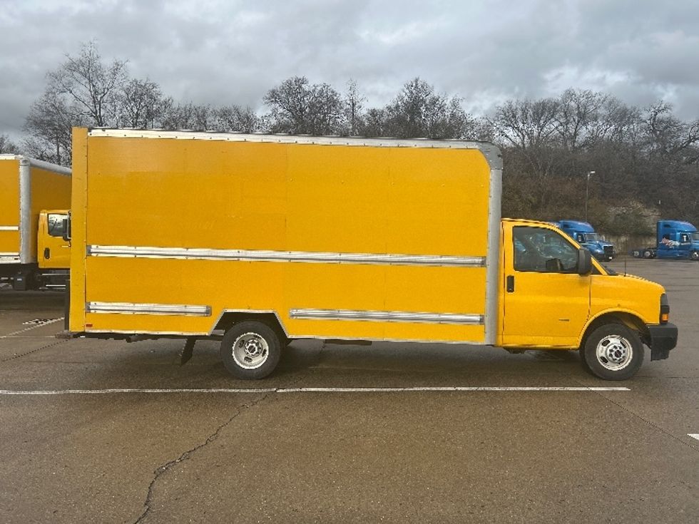 Light Duty Box Truck-Light and Medium Duty Trucks-GMC-2021-Savana G33903-Nashville (Mount Juliet)-TN-97,462\n\t\tmiles-$ 28,000 - Image 14