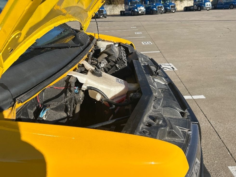 Light Duty Box Truck-Light and Medium Duty Trucks-GMC-2021-Savana G33903-Nashville (Mount Juliet)-TN-97,462\n\t\tmiles-$ 28,000 - Image 22