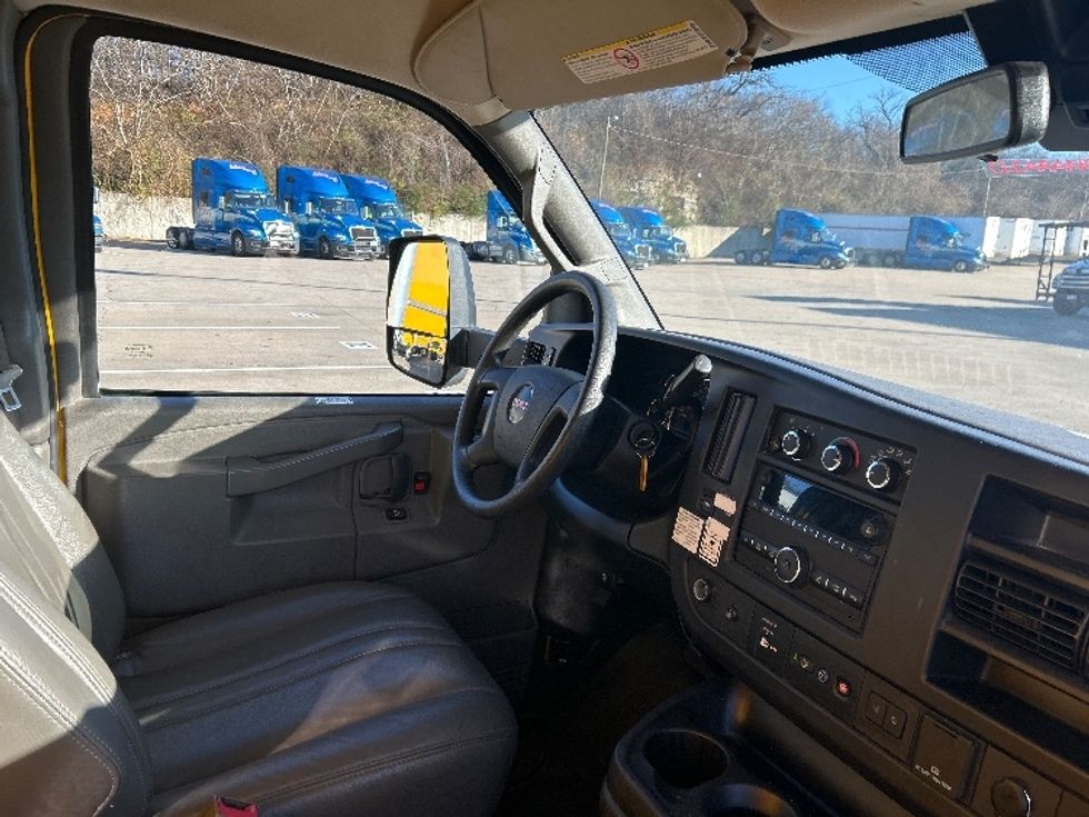 Light Duty Box Truck-Light and Medium Duty Trucks-GMC-2021-Savana G33903-Nashville (Mount Juliet)-TN-97,462\n\t\tmiles-$ 28,000 - Image 21