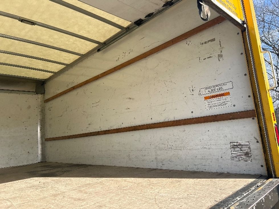 Light Duty Box Truck-Light and Medium Duty Trucks-GMC-2021-Savana G33903-Nashville-TN-107,275\n\t\tmiles-$ 26,750 - Image 12