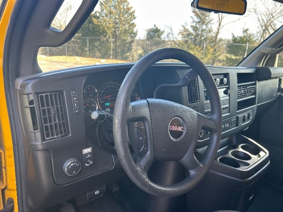 Light Duty Box Truck-Light and Medium Duty Trucks-GMC-2021-Savana G33903-Nashville-TN-107,275\n\t\tmiles-$ 26,750 - Image 17