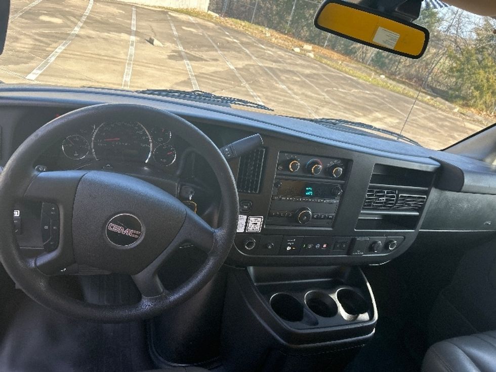 Light Duty Box Truck-Light and Medium Duty Trucks-GMC-2021-Savana G33903-Nashville-TN-107,275\n\t\tmiles-$ 26,750 - Image 18