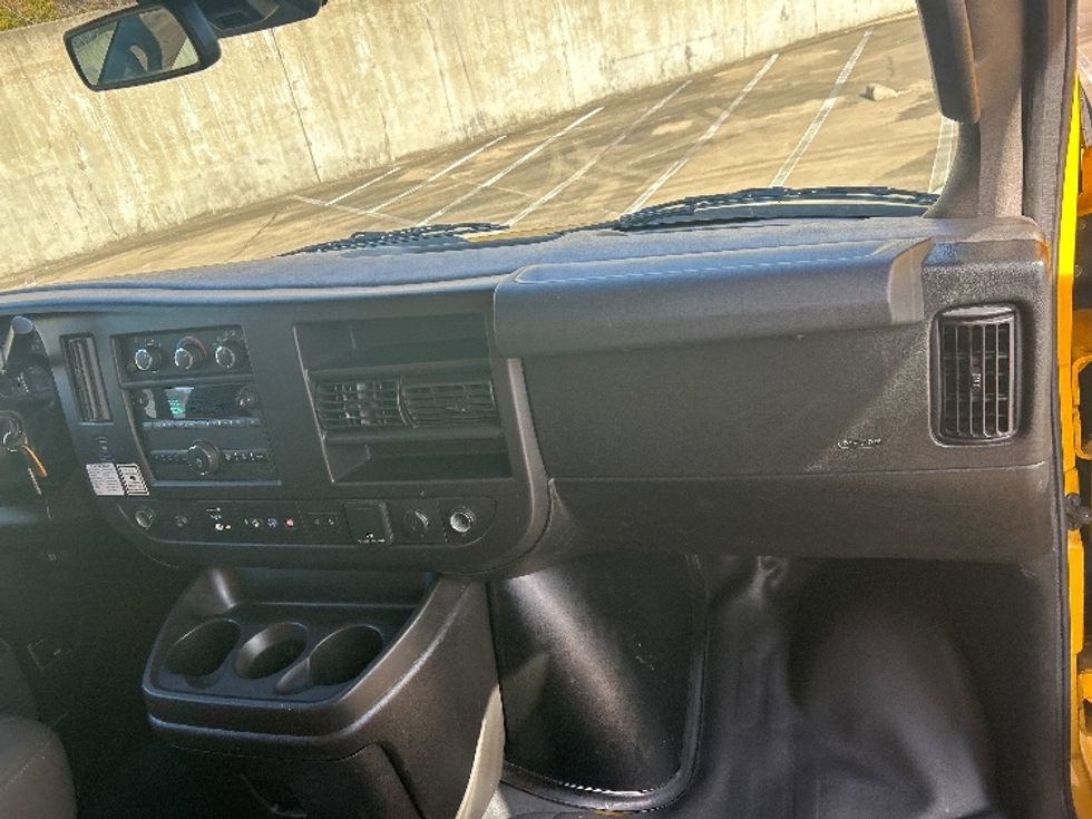 Light Duty Box Truck-Light and Medium Duty Trucks-GMC-2021-Savana G33903-Nashville-TN-107,275\n\t\tmiles-$ 26,750 - Image 21