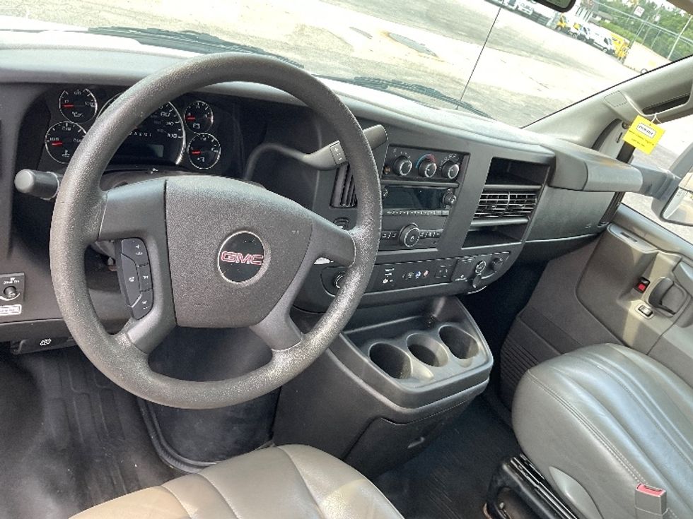 Light Duty Box Truck-Light and Medium Duty Trucks-GMC-2021-Savana G33903-Nashville-TN-92,061\n\t\tmiles-$ 31,750 - Image 18