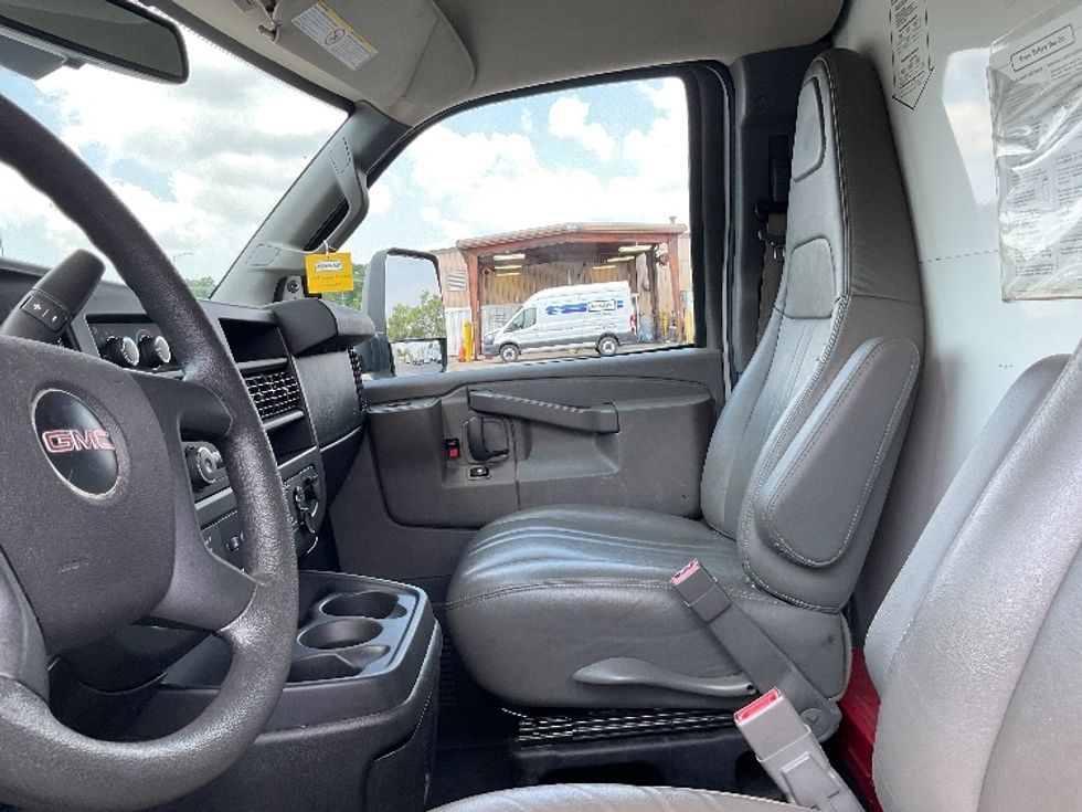 Light Duty Box Truck-Light and Medium Duty Trucks-GMC-2021-Savana G33903-Nashville-TN-92,061\n\t\tmiles-$ 31,750 - Image 19