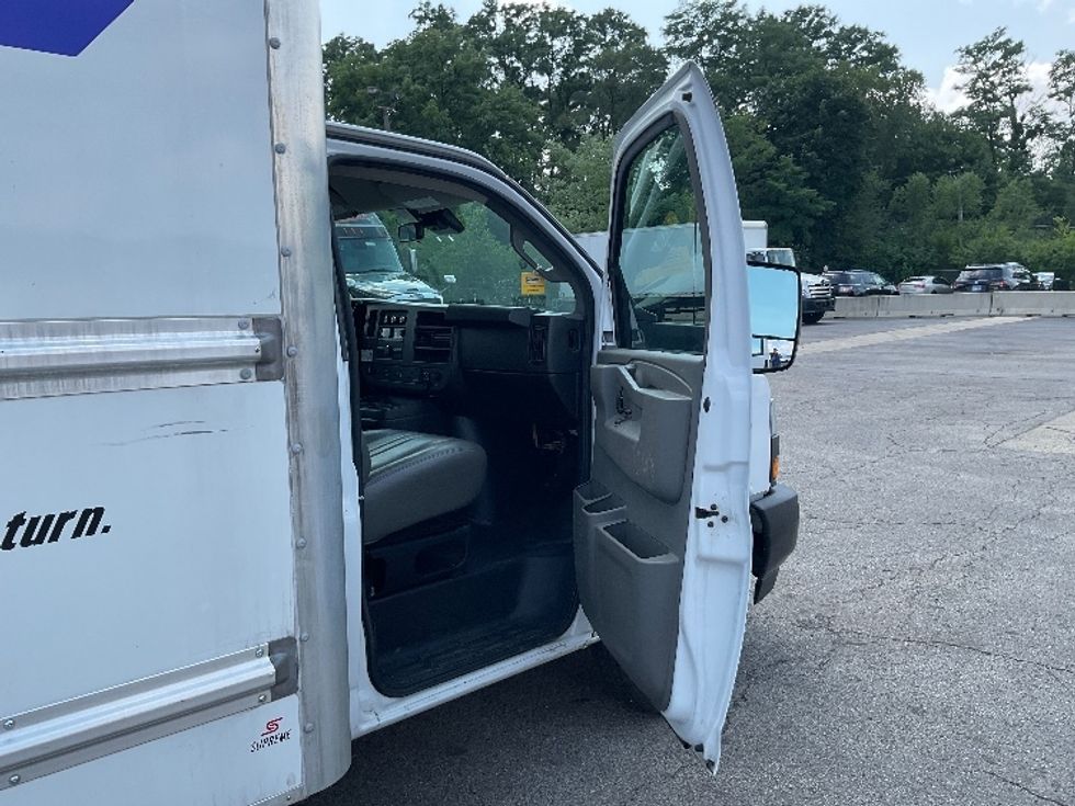 Light Duty Box Truck-Light and Medium Duty Trucks-GMC-2021-Savana G33903-Nashville-TN-92,061\n\t\tmiles-$ 31,750 - Image 20