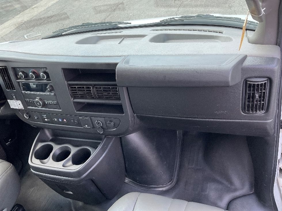 Light Duty Box Truck-Light and Medium Duty Trucks-GMC-2021-Savana G33903-Nashville-TN-92,061\n\t\tmiles-$ 31,750 - Image 21