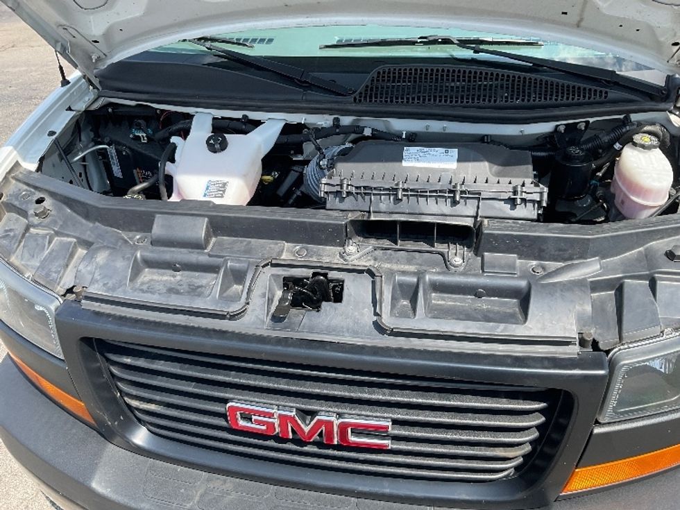 Light Duty Box Truck-Light and Medium Duty Trucks-GMC-2021-Savana G33903-Nashville-TN-92,061\n\t\tmiles-$ 31,750 - Image 25