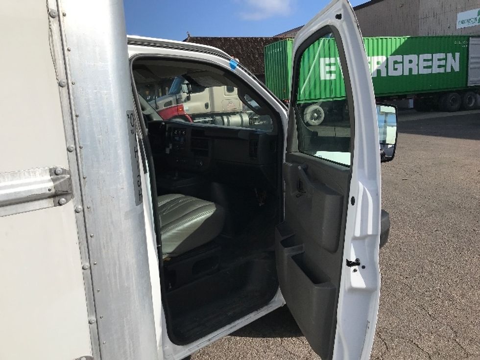 Light Duty Box Truck-Light and Medium Duty Trucks-GMC-2021-Savana G33903-National City-CA-106,844\n\t\tmiles-$ 29,000 - Image 20