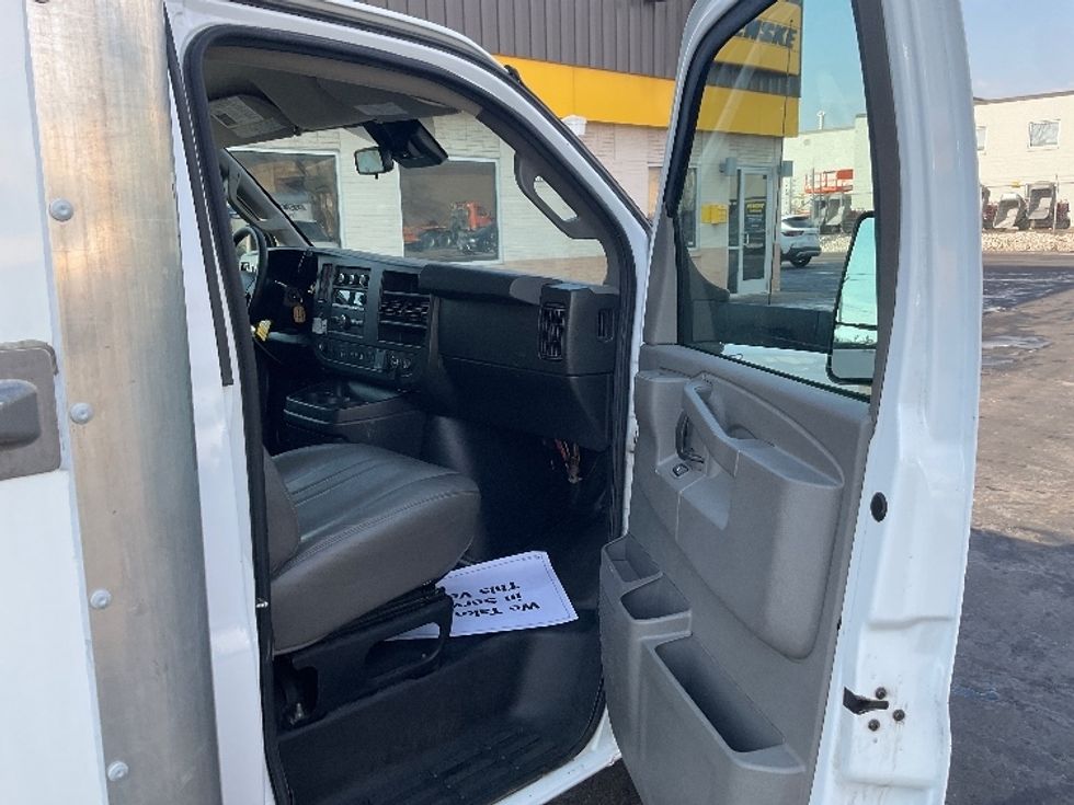 Light Duty Box Truck-Light and Medium Duty Trucks-GMC-2021-Savana G33903-Neenah-WI-86,512\n\t\tmiles-$ 29,000 - Image 18