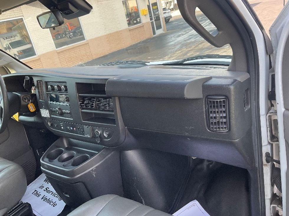 Light Duty Box Truck-Light and Medium Duty Trucks-GMC-2021-Savana G33903-Neenah-WI-86,512\n\t\tmiles-$ 29,000 - Image 19