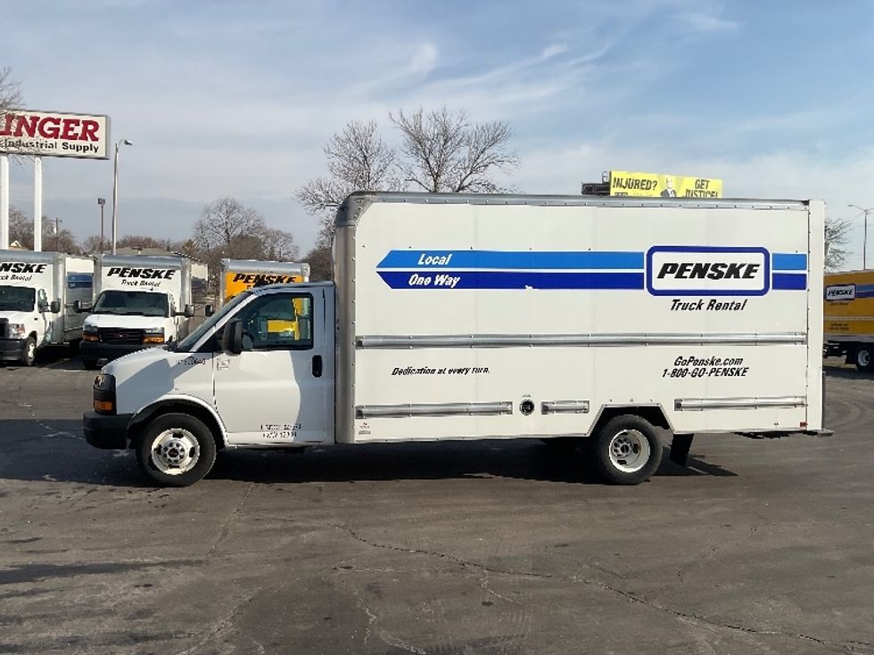 Light Duty Box Truck-Light and Medium Duty Trucks-GMC-2021-Savana G33903-Neenah-WI-86,512\n\t\tmiles-$ 29,000 - Image 4