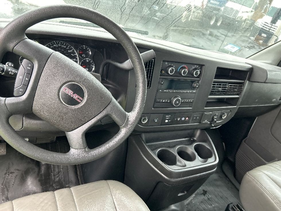 Light Duty Box Truck-Light and Medium Duty Trucks-GMC-2021-Savana G33903-New Bedford-MA-101,318\n\t\tmiles-$ 27,500 - Image 18