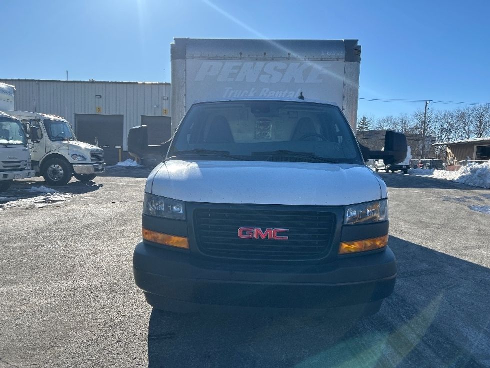 Light Duty Box Truck-Light and Medium Duty Trucks-GMC-2021-Savana G33903-New Bedford-MA-102,337\n\t\tmiles-$ 27,500 - Image 2