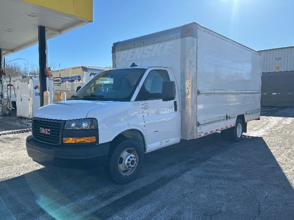Light Duty Box Truck-Light and Medium Duty Trucks-GMC-2021-Savana G33903-New Bedford-MA-102,337\n\t\tmiles-$ 27,500 - Image 3