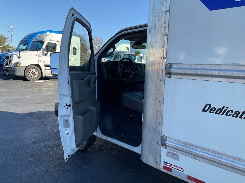 Light Duty Box Truck-Light and Medium Duty Trucks-GMC-2021-Savana G33903-New Castle-DE-60,586\n\t\tmiles-$ 39,250 - Image 16