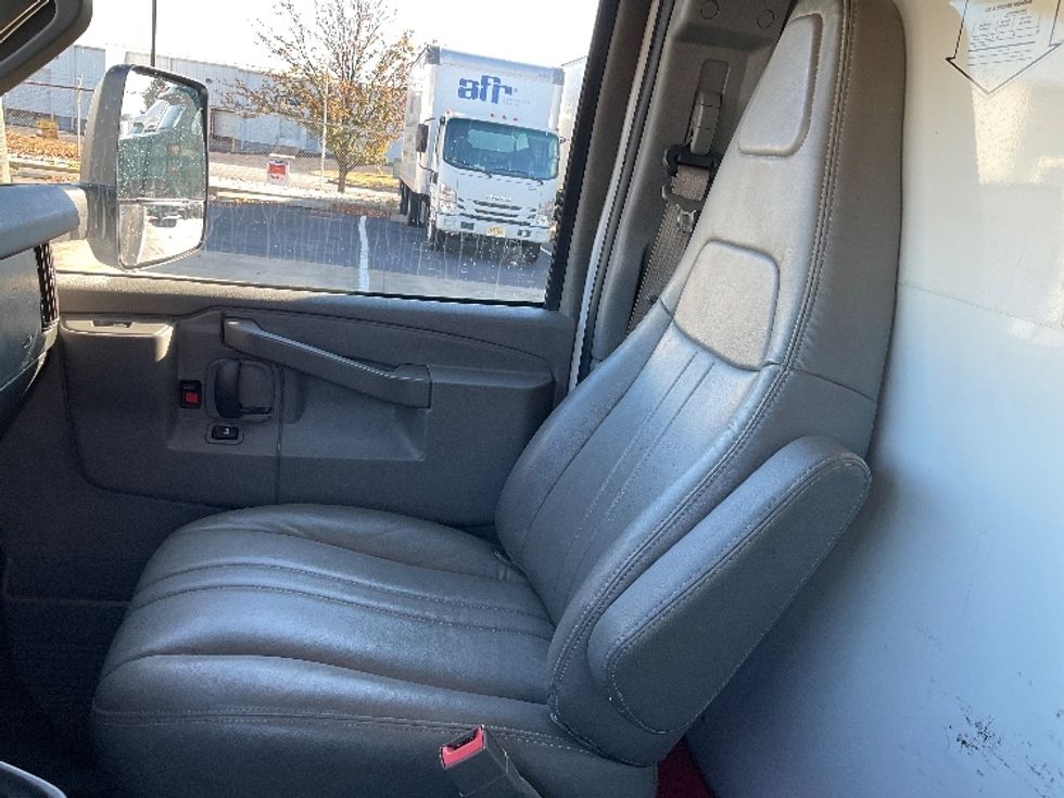 Light Duty Box Truck-Light and Medium Duty Trucks-GMC-2021-Savana G33903-New Castle-DE-60,586\n\t\tmiles-$ 39,250 - Image 19