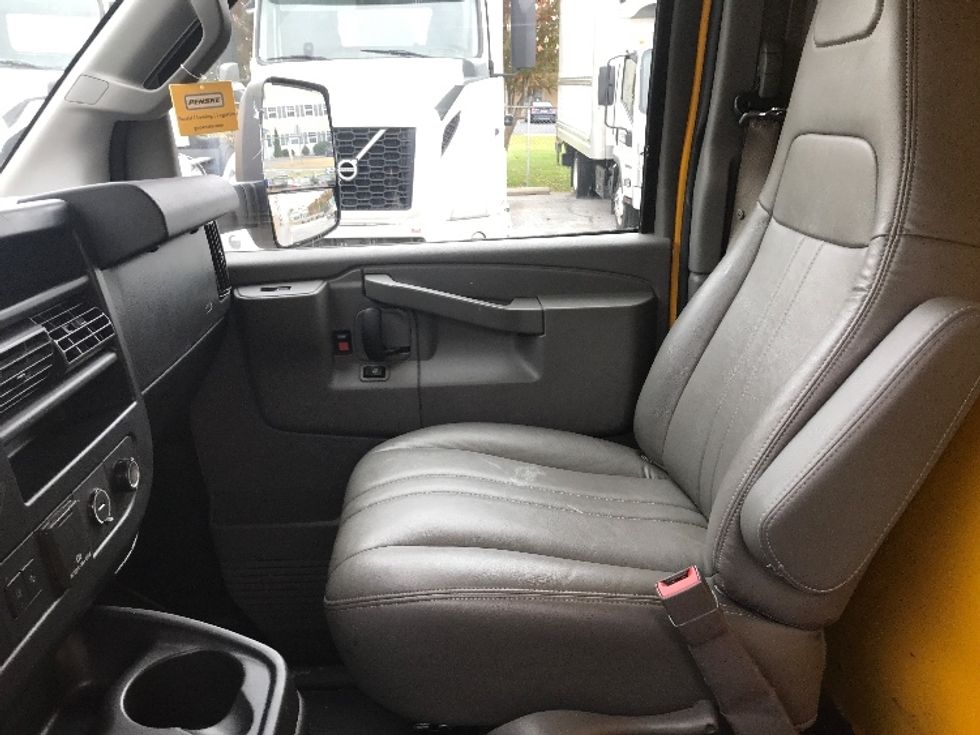 Light Duty Box Truck-Light and Medium Duty Trucks-GMC-2021-Savana G33903-New Castle-DE-64,359\n\t\tmiles-$ 34,000 - Image 19