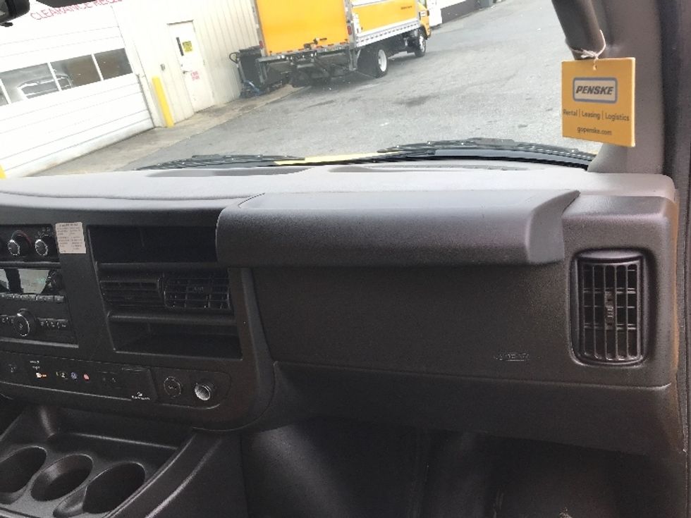 Light Duty Box Truck-Light and Medium Duty Trucks-GMC-2021-Savana G33903-New Castle-DE-64,359\n\t\tmiles-$ 34,000 - Image 21