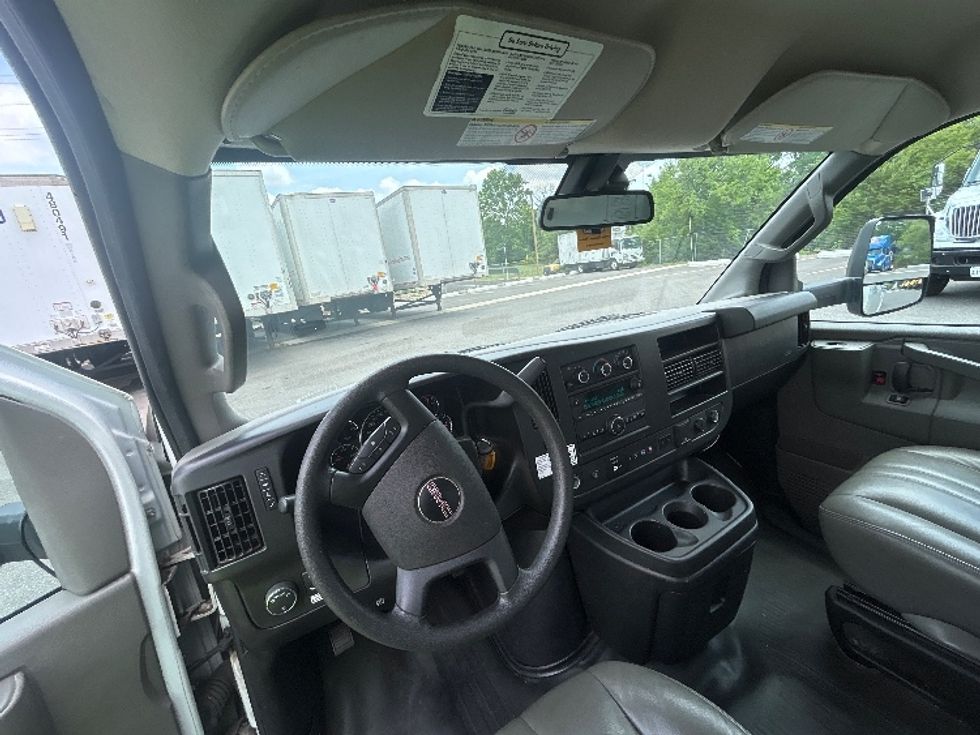 Light Duty Box Truck-Light and Medium Duty Trucks-GMC-2021-Savana G33903-New Castle-DE-84,564\n\t\tmiles-$ 30,250 - Image 15