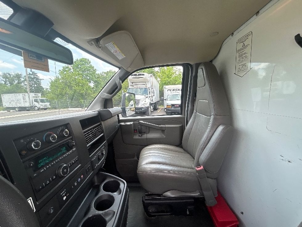 Light Duty Box Truck-Light and Medium Duty Trucks-GMC-2021-Savana G33903-New Castle-DE-84,564\n\t\tmiles-$ 30,250 - Image 16