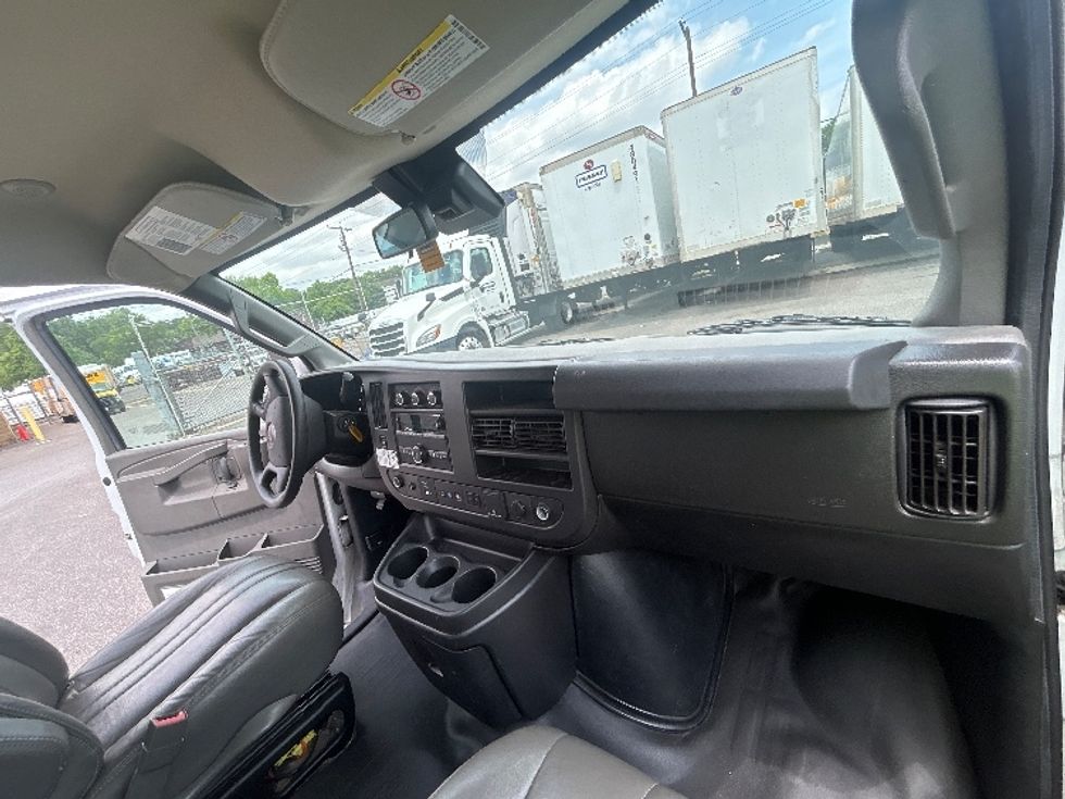 Light Duty Box Truck-Light and Medium Duty Trucks-GMC-2021-Savana G33903-New Castle-DE-84,564\n\t\tmiles-$ 30,250 - Image 18