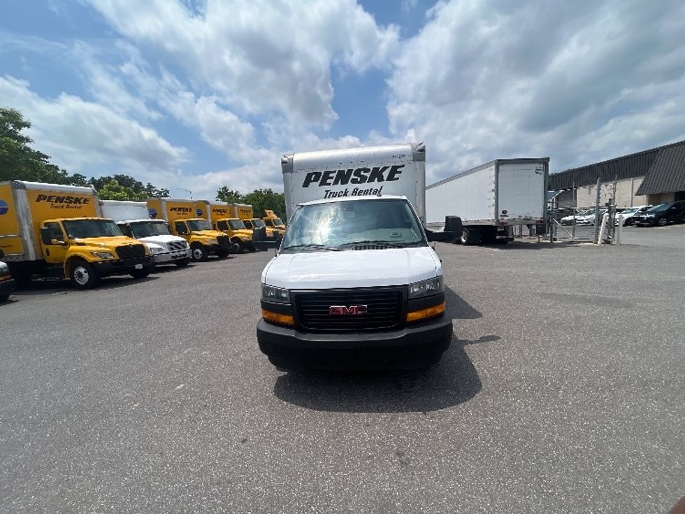 Light Duty Box Truck-Light and Medium Duty Trucks-GMC-2021-Savana G33903-New Castle-DE-84,564\n\t\tmiles-$ 30,250 - Image 2