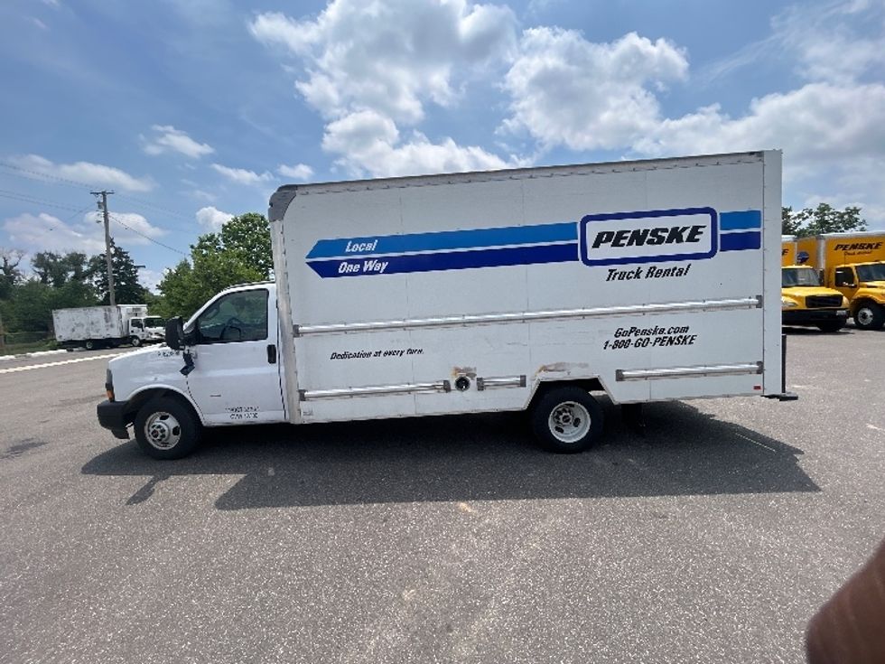 Light Duty Box Truck-Light and Medium Duty Trucks-GMC-2021-Savana G33903-New Castle-DE-84,564\n\t\tmiles-$ 30,250 - Image 4