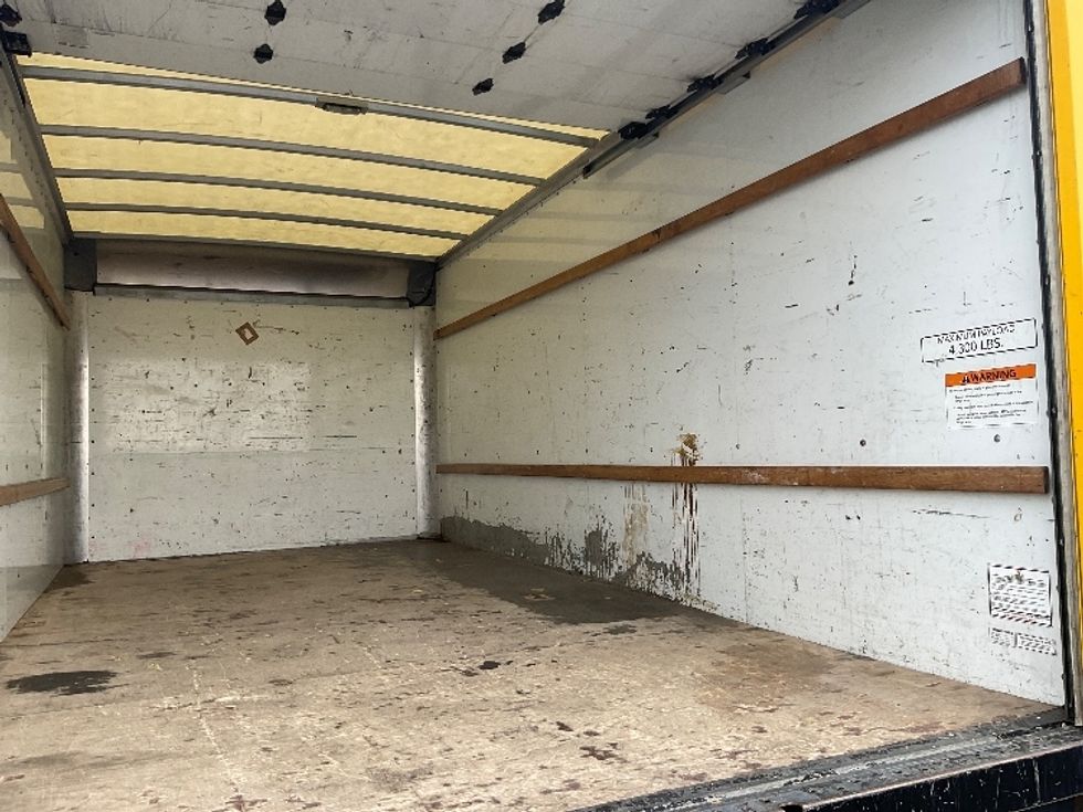 Light Duty Box Truck-Light and Medium Duty Trucks-GMC-2021-Savana G33903-New Castle-DE-86,573\n\t\tmiles-$ 27,250 - Image 12