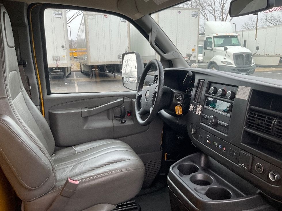 Light Duty Box Truck-Light and Medium Duty Trucks-GMC-2021-Savana G33903-New Castle-DE-86,573\n\t\tmiles-$ 27,250 - Image 22