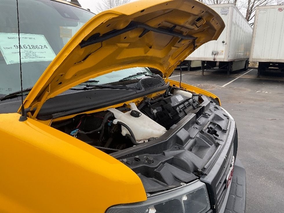 Light Duty Box Truck-Light and Medium Duty Trucks-GMC-2021-Savana G33903-New Castle-DE-86,573\n\t\tmiles-$ 27,250 - Image 23