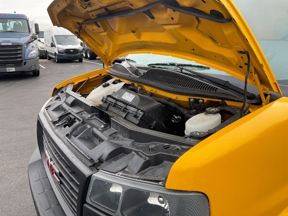 Light Duty Box Truck-Light and Medium Duty Trucks-GMC-2021-Savana G33903-New Castle-DE-86,573\n\t\tmiles-$ 27,250 - Image 24