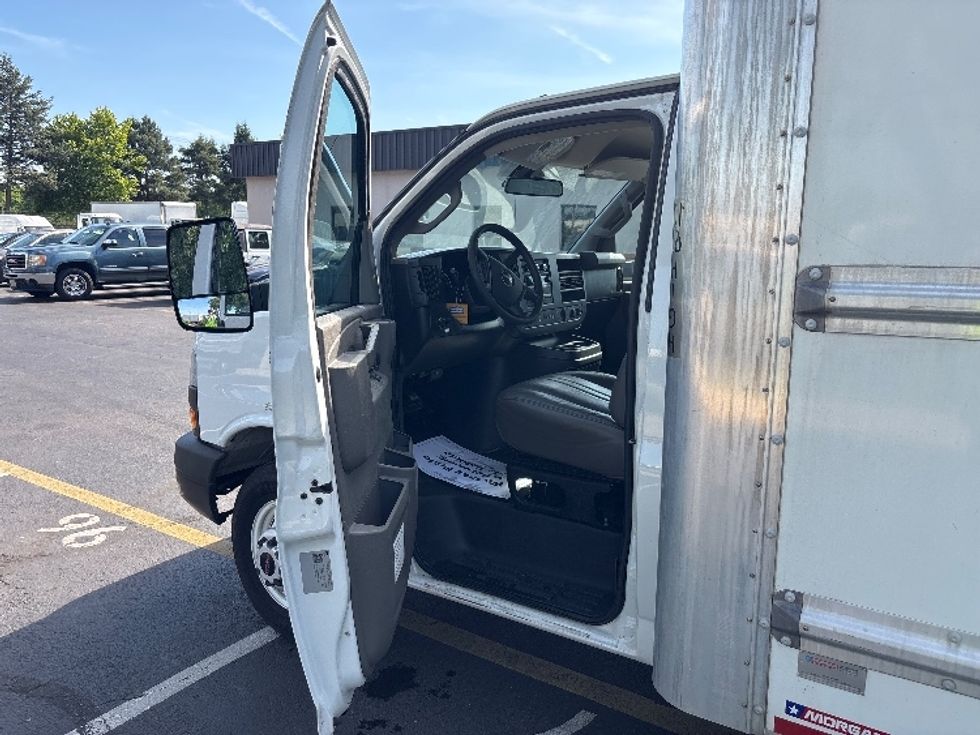 Light Duty Box Truck-Light and Medium Duty Trucks-GMC-2021-Savana G33903-New Castle-DE-93,456\n\t\tmiles-$ 27,750 - Image 16