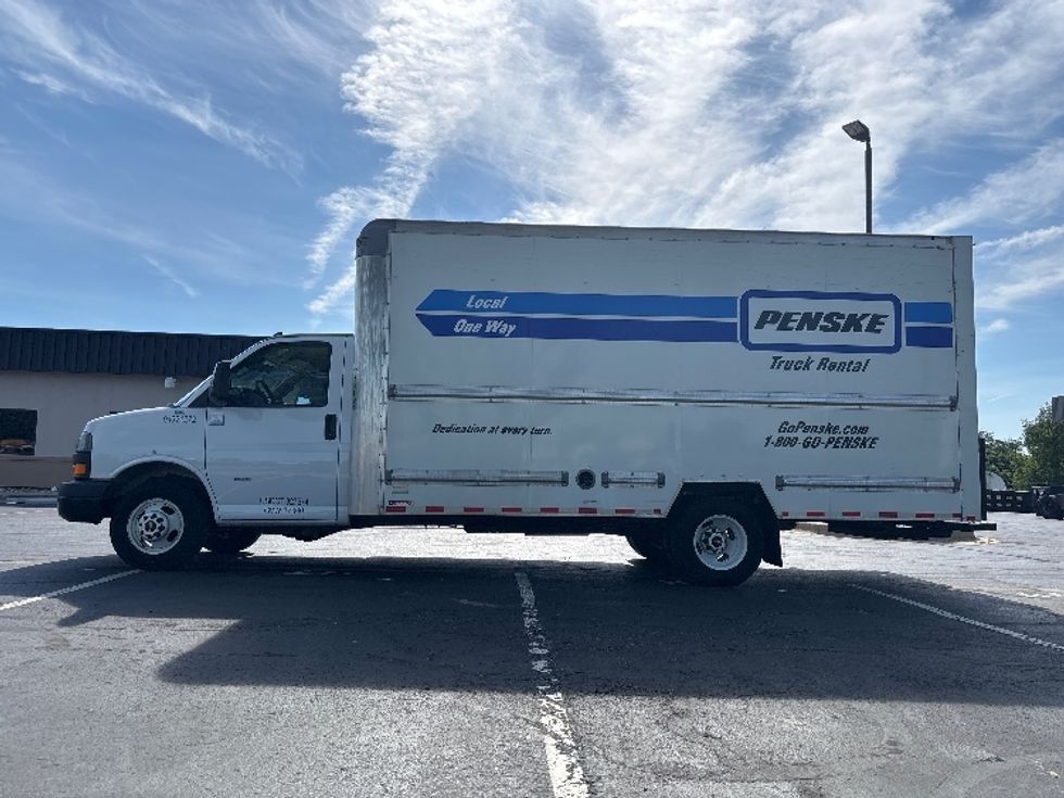 Light Duty Box Truck-Light and Medium Duty Trucks-GMC-2021-Savana G33903-New Castle-DE-93,456\n\t\tmiles-$ 27,750 - Image 4