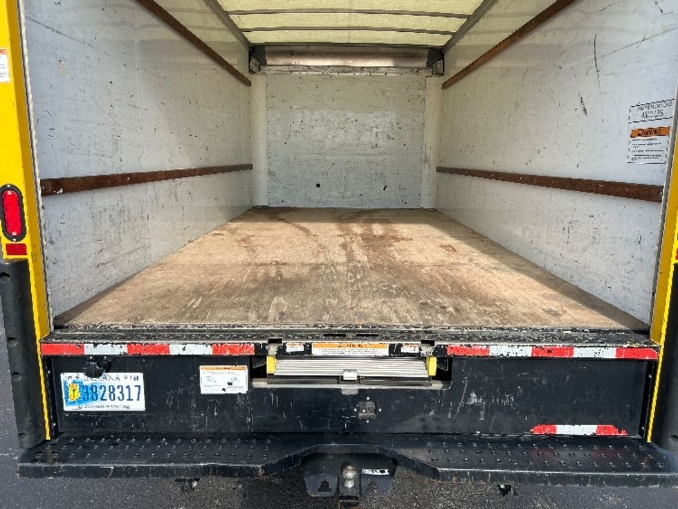 Light Duty Box Truck-Light and Medium Duty Trucks-GMC-2021-Savana G33903-New Castle-DE-99,835\n\t\tmiles-$ 25,750 - Image 10