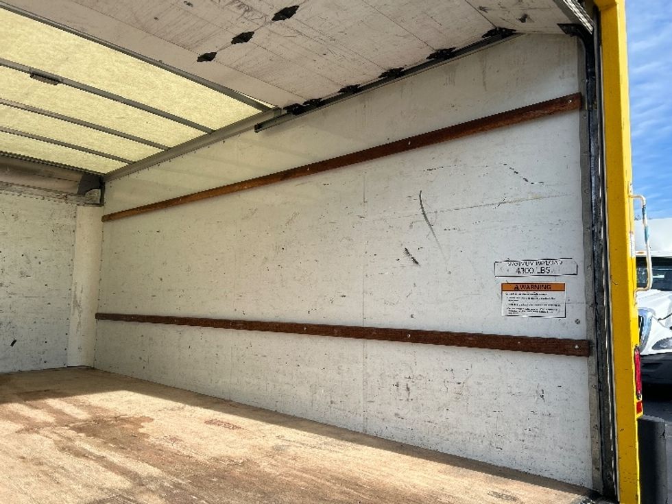 Light Duty Box Truck-Light and Medium Duty Trucks-GMC-2021-Savana G33903-New Castle-DE-99,835\n\t\tmiles-$ 25,750 - Image 12