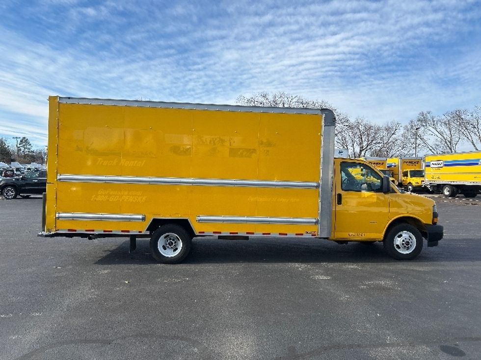 Light Duty Box Truck-Light and Medium Duty Trucks-GMC-2021-Savana G33903-New Castle-DE-99,835\n\t\tmiles-$ 25,750 - Image 15