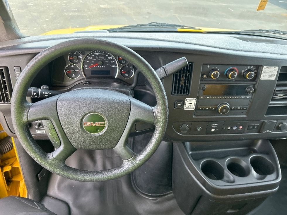 Light Duty Box Truck-Light and Medium Duty Trucks-GMC-2021-Savana G33903-New Castle-DE-99,835\n\t\tmiles-$ 25,750 - Image 18