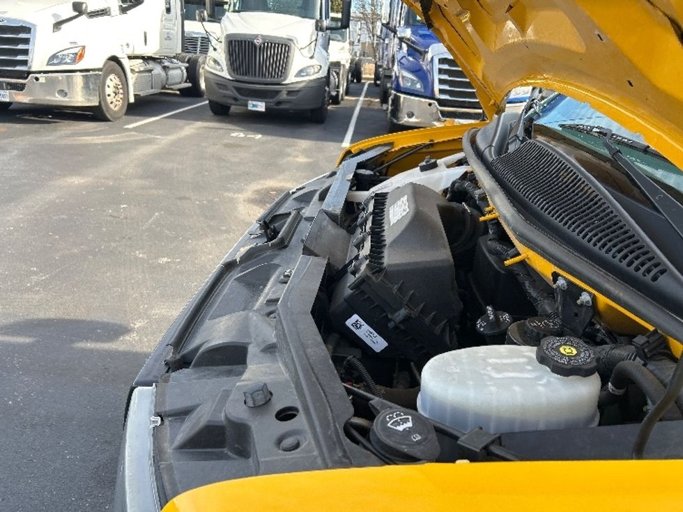 Light Duty Box Truck-Light and Medium Duty Trucks-GMC-2021-Savana G33903-New Castle-DE-99,835\n\t\tmiles-$ 25,750 - Image 24