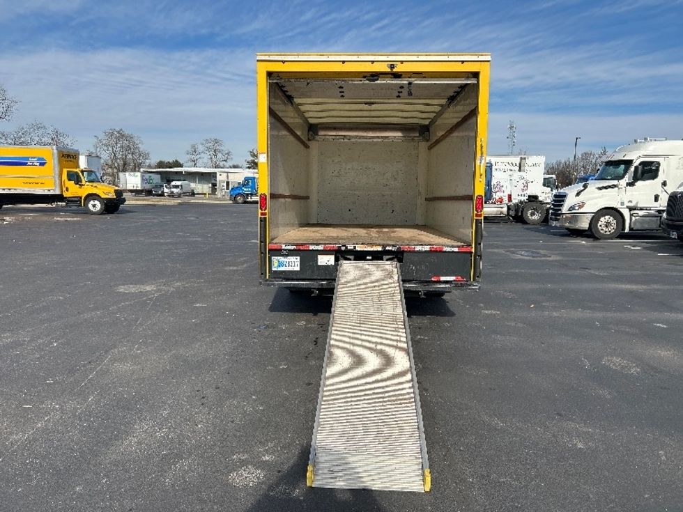 Light Duty Box Truck-Light and Medium Duty Trucks-GMC-2021-Savana G33903-New Castle-DE-99,835\n\t\tmiles-$ 25,750 - Image 9