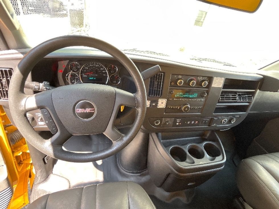 Light Duty Box Truck-Light and Medium Duty Trucks-GMC-2021-Savana G33903-New York-NY-58,465\n\t\tmiles-$ 28,750 - Image 18