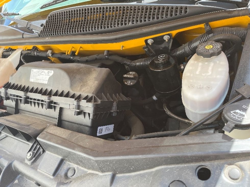 Light Duty Box Truck-Light and Medium Duty Trucks-GMC-2021-Savana G33903-New York-NY-58,465\n\t\tmiles-$ 28,750 - Image 23