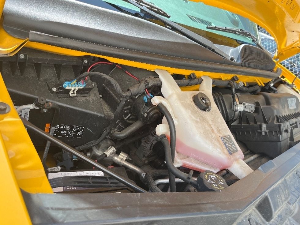 Light Duty Box Truck-Light and Medium Duty Trucks-GMC-2021-Savana G33903-New York-NY-58,465\n\t\tmiles-$ 28,750 - Image 24