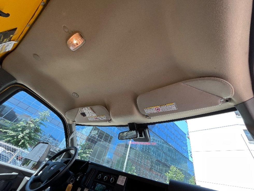 Light Duty Box Truck-Light and Medium Duty Trucks-GMC-2021-Savana G33903-New York-NY-58,465\n\t\tmiles-$ 28,750 - Image 27