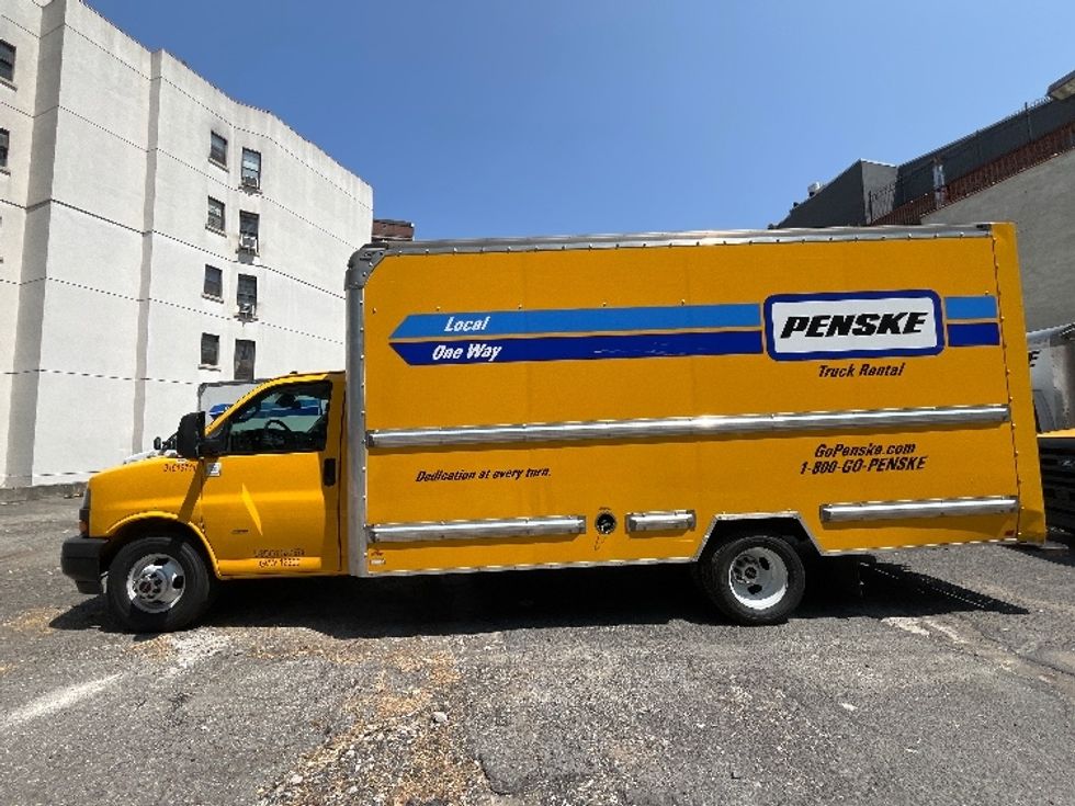Light Duty Box Truck-Light and Medium Duty Trucks-GMC-2021-Savana G33903-New York-NY-58,465\n\t\tmiles-$ 28,750 - Image 4