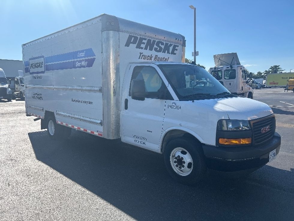 Light Duty Box Truck-Light and Medium Duty Trucks-GMC-2021-Savana G33903-Newark-DE-66,791\n\t\tmiles-$ 32,250 - Image 1